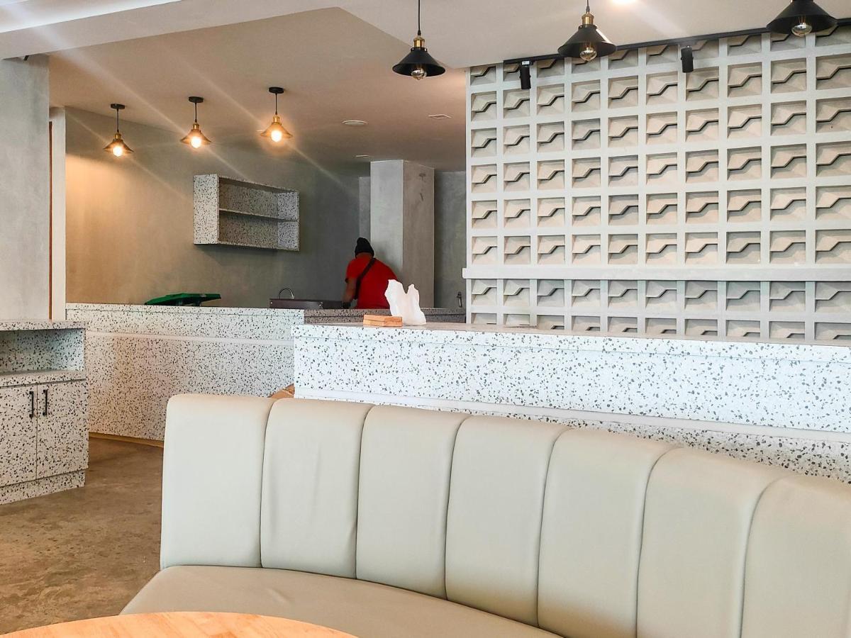 Travel Biz Hotel Medan Mitra Reddoorz Luaran gambar